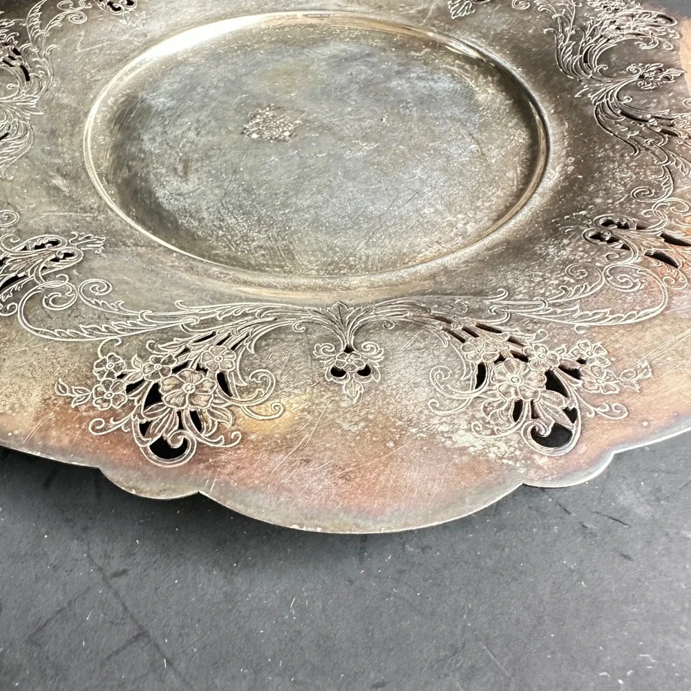 Vintage Wm Rogers Silverplate Pierced Floral Round Serving Tray Platter 12.25 in